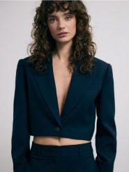 Krótka marynarka - granatowy. Niebieskie marynarki i żakiety Reserved, l, bez wzorów, z tkaniny. Za 179.99 zł.