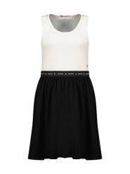 Geographical Norway Sukienka "Jodia" w kolorze biało-czarnym rozmiar: L. Białe sukienki Geographical Norway, l, bez wzorów, bez kołnierzyka, bez ramiączek, mini. Za 60.95 zł.