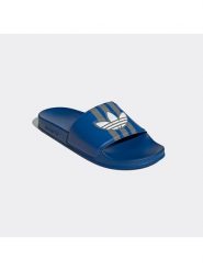 Adidas Klapki "Adilette" w kolorze granatowym rozmiar: 46. Niebieskie klapki Adidas, bez wzorów, z otwartym noskiem, bez obcasa. Za 127.65 zł.