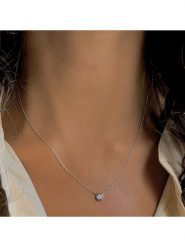 Les Petites Précieuses Srebrny naszyjnik z zawieszką z diamentem - dł. 39 cm rozmiar: onesize. Szare naszyjniki Les Petites Précieuses, z diamentem, srebrne. Za 130.99 zł.