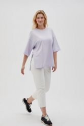 Bluza oversize fioletowa. Fioletowe bluzy MOODO, l, bez wzorów, z bawełny, bez kaptura. W wyprzedaży za 39.99 zł.
