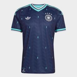 Koszulka piłkarska replika Niemcy 26 wyjazdowa. Niebieskie bluzki Adidas, l, bez wzorów, sportowe, bez kołnierzyka, bez ramiączek. Za 449.99 zł.