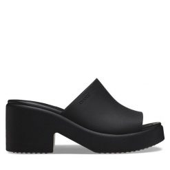 Klapki Crocs. Czarne klapki Crocs, bez wzorów, bez obcasa. Za 199.99 zł.