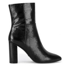 Botki MEXX. Czarne botki Mexx, bez wzorów, bez obcasa, na słupku, bez zapięcia. Za 279.99 zł.