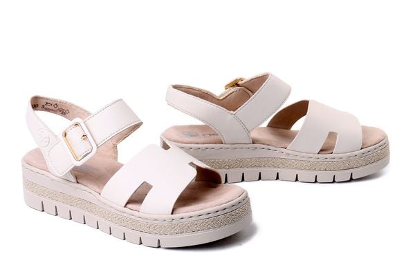 RIEKER V4952-60 beige, sandały damskie. Brązowe sandały Rieker, bez wzorów, bez obcasa, bez zapięcia. Za 223.93 zł.