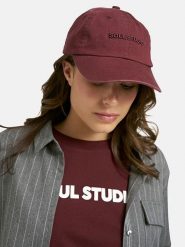 Smith & Soul Czapka w kolorze bordowym rozmiar: onesize. Czerwone czapki Smith & Soul, bez wzorów, z bawełny. Za 60.99 zł.