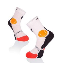 Skarpety tenisowe Fusion w kolorze czerwonym, pomarańczowym i czarnym. Brązowe skarpety TRY TO FLY, bez wzorów. W wyprzedaży za 58.11 zł.