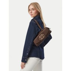 Torebka LOVE MOSCHINO. Brązowe torebki klasyczne Love Moschino, bez wzorów, bez dodatków. Za 859.99 zł.
