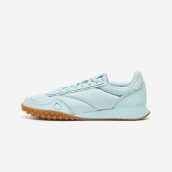 Buty sportowe damskie Decathlon RL70. Białe obuwie sportowe DECATHLON, bez zapięcia, trekkingowe. Za 119.99 zł.