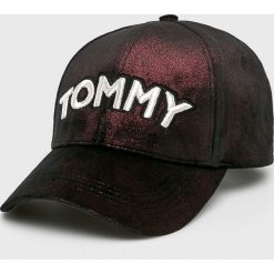 Tommy Hilfiger - Czapka. Niebieskie czapki TOMMY HILFIGER, bez wzorów, z materiału. W wyprzedaży za 119.90 zł.