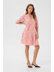 CULTURE Sukienka w kolorze jasnoróżowym rozmiar: L. Różowe sukienki Culture, l, bez wzorów, bez kołnierzyka, bez ramiączek, midi. Za 142.95 zł.