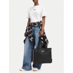 Torebka Reebok. Czarne shopper Reebok, bez wzorów, bez dodatków. Za 149.99 zł.