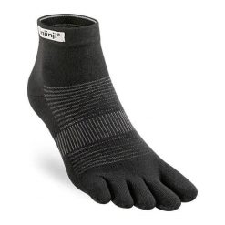 Skarpetki Injinji Lightweight Mini-Crew. Niebieskie skarpety Injinji, bez wzorów, ze skóry. Za 132.00 zł.