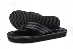 Klapki plażowe damskie Flip Flop Fauna Flip. Czarne klapki Flip Flop, bez wzorów, z materiału, bez obcasa. Za 78.49 zł.