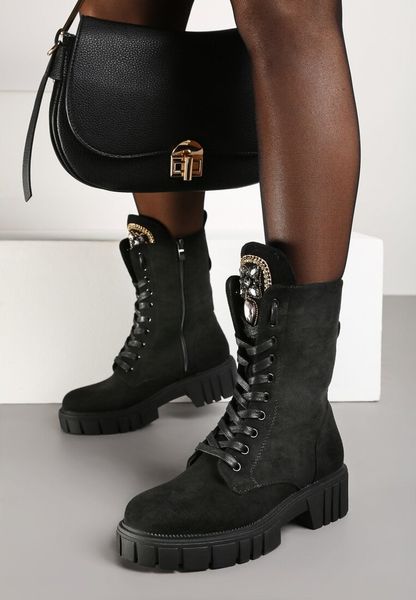 Czarne Sznurowane Botki w Stylu Workerów na Platformie z Tłoczeniem Ozdobione Cyrkoniami Ravetta. Czarne botki Renee, bez wzorów, z jeansu, bez obcasa, na platformie, bez zapięcia. Za 89.99 zł.