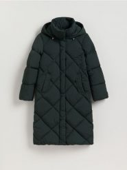 Pikowany płaszcz - ciemnozielony. Zielone płaszcze Reserved, l, bez wzorów, z tkaniny, bez kaptura. Za 299.99 zł.