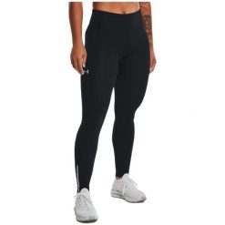 Legginsy Under armour model 1369773-001 dla kobiet. Czarne legginsy sportowe Under Armour, na jesień, s, bez wzorów, z materiału, do biegania. Za 221.08 zł.