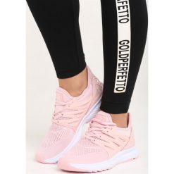 Różowe Buty Sportowe Blossom Spring. Czerwone obuwie sportowe Born2be, z gumy, bez zapięcia. Za 79.99 zł.