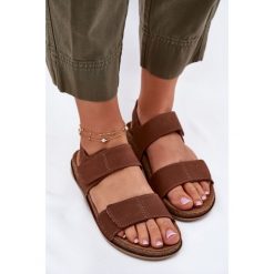 Skórzane Sandały Damskie Inblu AA0001KU Camel brązowe. Brązowe sandały bez wzorów, ze skóry, bez obcasa, bez zapięcia. Za 197.76 zł.
