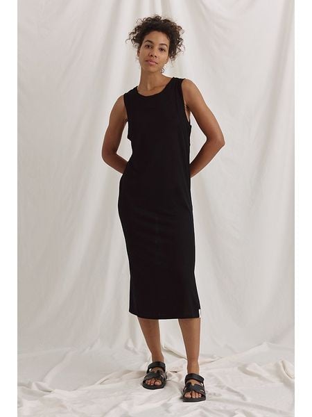 Cotton Candy Sukienka "Nicky" w kolorze czarnym rozmiar: XS. Czarne sukienki Cotton Candy, na co dzień, xs, bez wzorów, bez kołnierzyka, bez ramiączek, midi, proste. Za 114.44 zł.