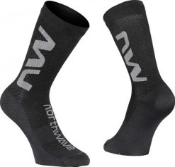 Skarpetki Northwave Extreme Air. Czarne skarpety Northwave, w ażurowe wzory, z włókna. Za 123.50 zł.