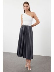 Trendyol Spódnica w kolorze granatowym rozmiar: L/XL. Niebieskie spódnice Trendyol, l, bez wzorów, midi, rozkloszowane. Za 43.99 zł.