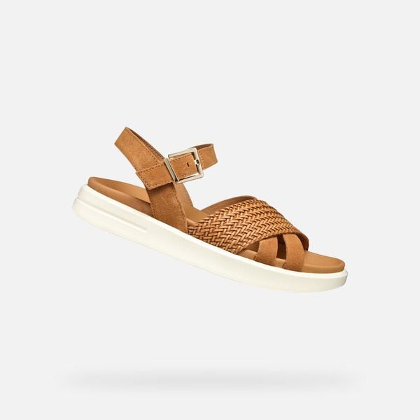 Sandały GEOX D XAND 2S Brązowy. Brązowe sandały Geox, bez wzorów, ze skóry, bez obcasa, bez zapięcia. Za 398.99 zł.