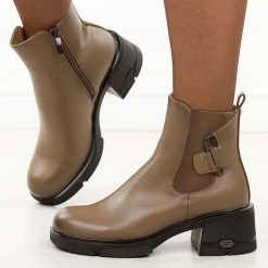 Khaki botki damskie na obcasie Potocki 12698. Brązowe botki POTOCKI, na jesień, bez wzorów, z gumy, z okrągłym noskiem, bez obcasa, na obcasie, bez zapięcia. Za 239.00 zł.