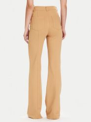 Guess Spodnie materiałowe W5BB16 KCMU2 Beżowy Flare Fit. Brązowe spodnie materiałowe Guess, m, z aplikacjami, z materiału. Za 529.99 zł.
