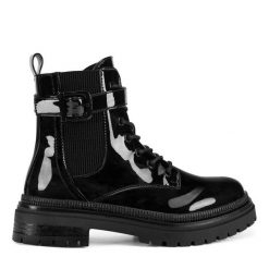 Botki DeeZee. Czarne botki DeeZee, bez wzorów, bez obcasa, na płaskiej podeszwie, bez zapięcia. Za 179.99 zł.
