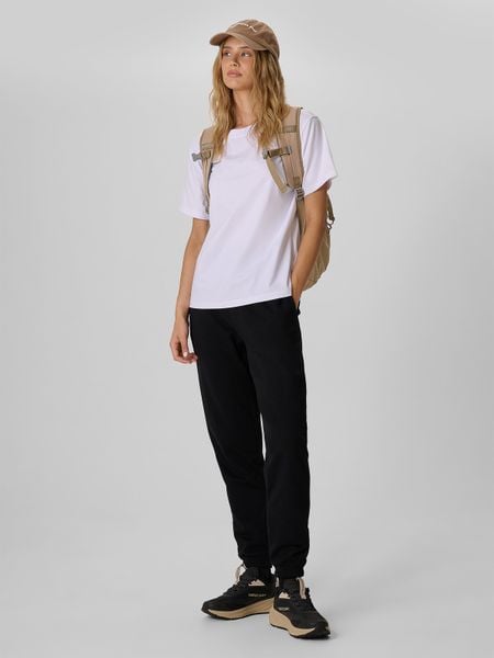 4F Spodnie dresowe joggery damskie - czarne XS. Czarne spodnie dresowe 4f, xs, bez wzorów, z dresówki. Za 149.99 zł.