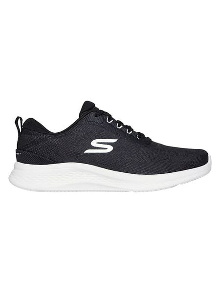 Skechers Sneakersy w kolorze czarnym rozmiar: 39. Czarne trampki Skechers, bez wzorów, z materiału, bez zapięcia. Za 244.95 zł.