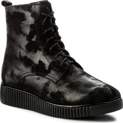 Botki CAPRICE - 9-25201-29 Black Suede 004. Czarne botki Caprice, bez wzorów, z materiału, bez obcasa, bez zapięcia. W wyprzedaży za 229.00 zł.