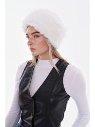 Lucky Bees Czapka w kolorze białym rozmiar: onesize. Białe czapki Lucky Bees, bez wzorów, z futra. Za 130.81 zł.