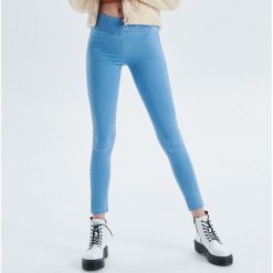 Jegginsy push up - Niebieski. Jeansy Cropp. Za 59.99 zł.