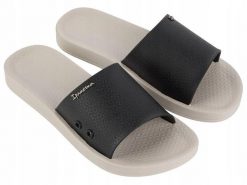 Klapki dla kobiet Ipanema ANAT CLASSIC. Brązowe klapki Ipanema, bez wzorów, z gumy, bez obcasa. Za 64.99 zł.