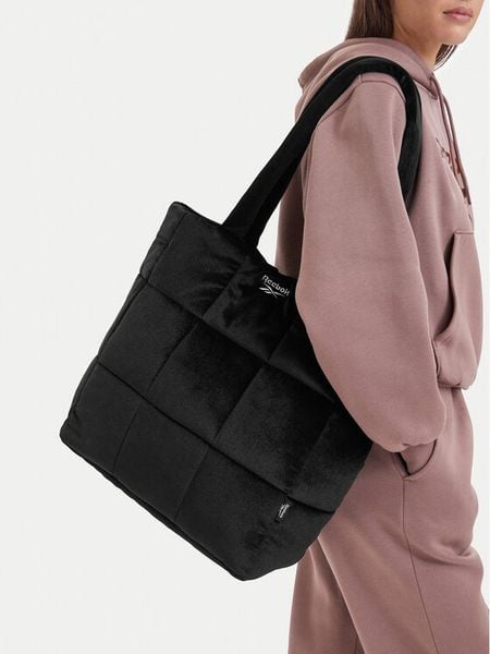 Reebok Torebka CWBEO-RBK-B-008-10 Czarny. Czarne shopper Reebok, bez wzorów, z materiału, bez dodatków. Za 149.99 zł.