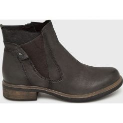 Tamaris - Botki. Szare botki Tamaris, bez wzorów, z materiału, z okrągłym noskiem, bez obcasa, bez zapięcia. W wyprzedaży za 199.90 zł.