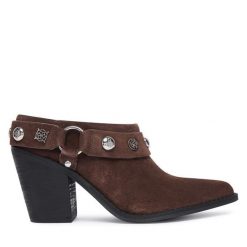 Klapki Guess. Brązowe klapki Guess, z aplikacjami, bez obcasa. Za 674.99 zł.