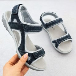 Skórzane sportowe sandały na rzepy granatowe Cambell AL94327. Sandały Cambell, bez wzorów, ze skóry, sportowe, bez obcasa, bez zapięcia. Za 159.99 zł.