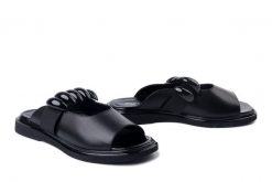 BOMBONELLA G019 507 107 czarny, klapki damskie. Czarne klapki Bombonella, bez wzorów, ze skóry, bez obcasa, na obcasie. Za 284.90 zł.