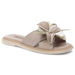 Klapki damskie Artiker, cholewka ze skóry naturalnej wsuwany fason szeroki pasek z przodu odkryty przód z ozdobną kokardą, srebrne, 58C3416. Szare klapki Artiker, bez wzorów, ze skóry, bez obcasa. Za 189.00 zł.