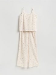 Dwuczęściowa piżama z lnem - kremowy. Białe piżamy Reserved, bez wzorów, z bawełny, bez ramiączek. Za 149.99 zł.