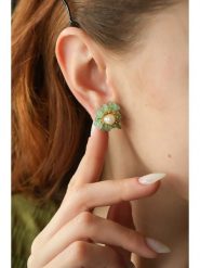 Pierres delicates Kolczyki-wkrętki w kolorze białym z perłami i agatami rozmiar: onesize. Zielone kolczyki Pierres delicates, z agatem, z mosiądzu. Za 78.28 zł.