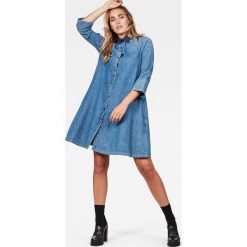 G-Star Raw - Sukienka jeansowa. Niebieskie sukienki G-Star Raw, na co dzień, s, bez wzorów, z bawełny, casualowe, bez kołnierzyka, bez ramiączek, mini, proste. W wyprzedaży za 399.90 zł.
