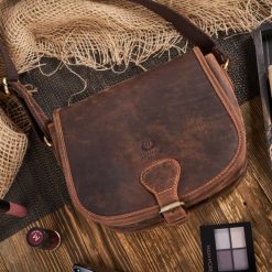 Listonoszka skórzana PAOLO PERUZZI GA410 brązowa. Brązowe torebki klasyczne PAOLO PERUZZI, bez wzorów, z bawełny, na ramię, małe, bez dodatków. Za 239.99 zł.