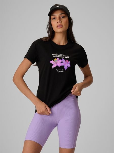 4F T-shirt regular z nadrukiem damski - czarny S. Czarne t-shirty 4f, s, bez wzorów, z bawełny, bez kołnierzyka, bez ramiączek. W wyprzedaży za 39.99 zł.