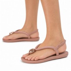 Sandały damskie Ipanema 83415 CLASS UNA FEM. Czerwone sandały Ipanema, bez wzorów, z materiału, casualowe, bez obcasa, bez zapięcia. Za 69.00 zł.