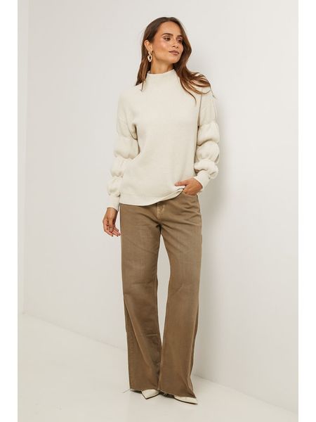 Soft Cashmere Sweter w kolorze kremowym rozmiar: 38/40. Brązowe swetry Soft Cashmere, bez wzorów, prążkowane, bez ramiączek. Za 152.99 zł.