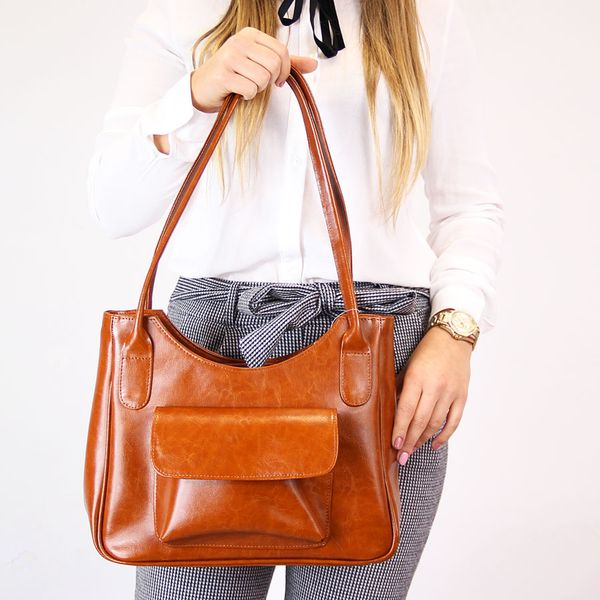 Torebka skórzana damska DAN-A T160 camel. Brązowe torebki klasyczne DAN-A, bez wzorów, ze skóry, bez dodatków. Za 349.99 zł.